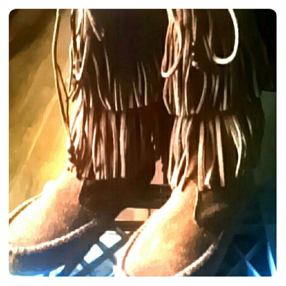 Minnetonka Shoes - Minnetonka fringe boots 7